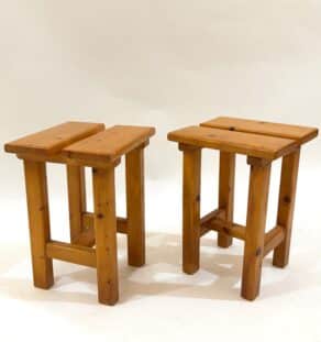 Paire de tabourets chalet en pin