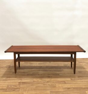 Petite table basse scandinave en teck