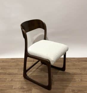 Chaise traineau Baumann retapissée