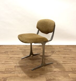 Chaise de Pierre Pichard pour Ligne Roset