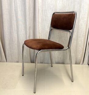 Chaises années 70 retapissées