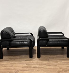 Paire de fauteuils Gae Aulenti pour Knoll