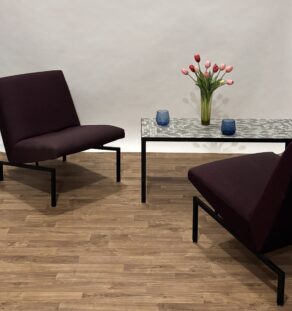 Paire de chauffeuses Joseph-André Motte pour Steiner