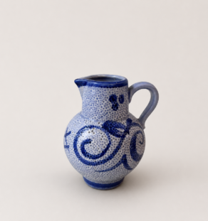 Pichet en céramique bleu