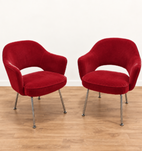Fauteuils Conférence d’Eero Saarinen pour Knoll retapissés à la commande en rouge